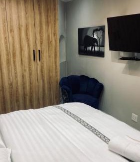 Pretoria House | Crown Palace Guesthouse