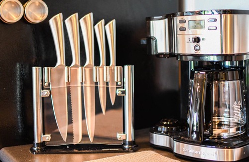 Fourth Ward Apartment | {Crown Palace} - Uptown Spot