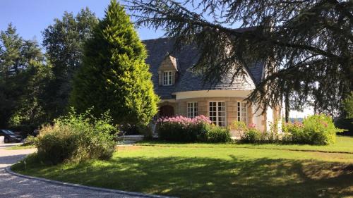 Le Faouet Bed & Breakfast | Crown Roads