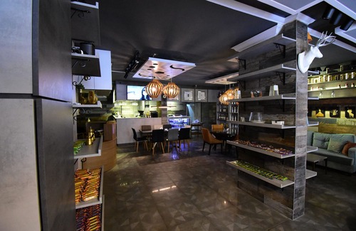 Tyre Hotel | Crown Royal Hotel Tyr