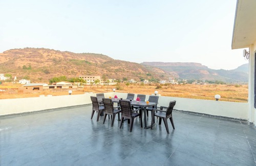 Wadgaon Villa | Crown Villa by Ebony Stays – Royal 3BHK Stay in Lonavala with Comfort