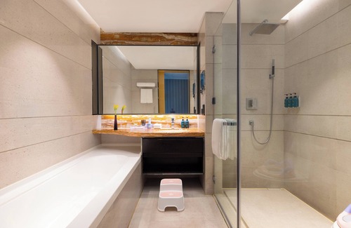 Wangjing Hotel | Crowne Plaza Beijing Lido by IHG