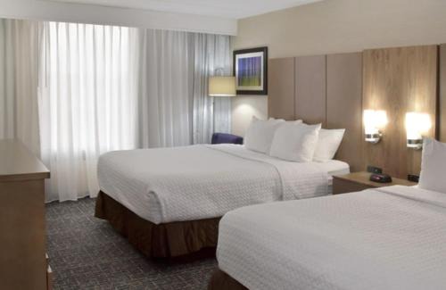 Middleburg Heights Hotel | Crowne Plaza Cleveland Airport by IHG