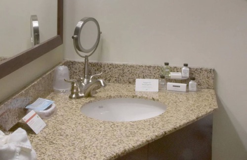 Middleburg Heights Hotel | Crowne Plaza Cleveland Airport by IHG