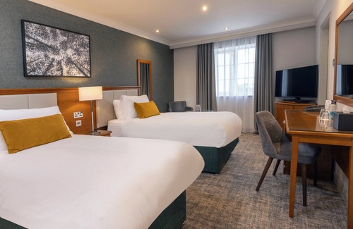 Kegworth Hotel | Crowne Plaza East Midlands Airport by IHG