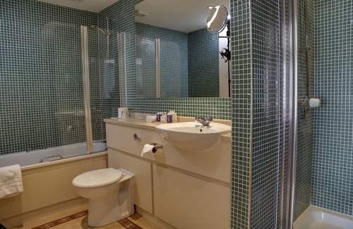 Kegworth Hotel | Crowne Plaza East Midlands Airport by IHG