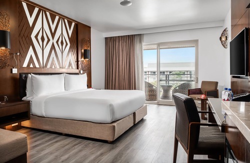 Wailoloa Hotel | Crowne Plaza Fiji Nadi Bay Resort & Spa by IHG