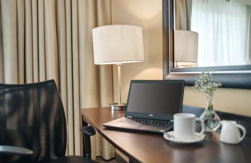 The Villages Hotel | Crowne Plaza Houston Galleria Area by IHG