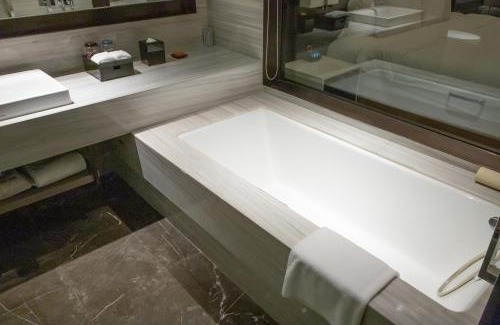 Kunshan Hotel | Crowne Plaza Kunshan by IHG