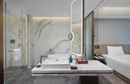 Kunshan Hotel | Crowne Plaza Kunshan East by IHG