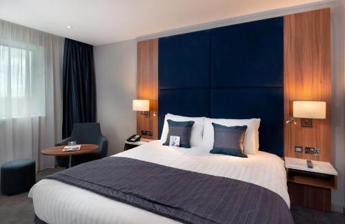 Heathrow Villages Hotel | Crowne Plaza London Heathrow T4 by IHG