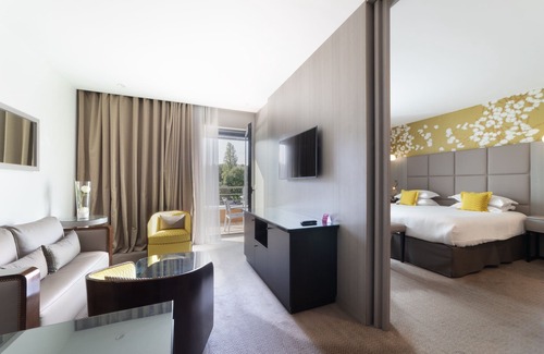6th Arrondissement Hotel | Crowne Plaza Lyon - Cité Internationale by IHG
