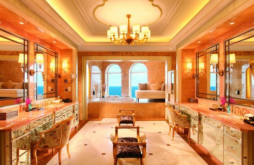 Tianya District Hotel | Crowne Plaza Resort Sanya Bay by IHG