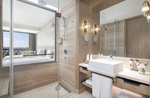 Pudong Hotel | Crowne Plaza Shanghai Jinxiu by IHG