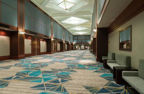 Springfield Hotel | Crowne Plaza Springfield Convention Center by IHG