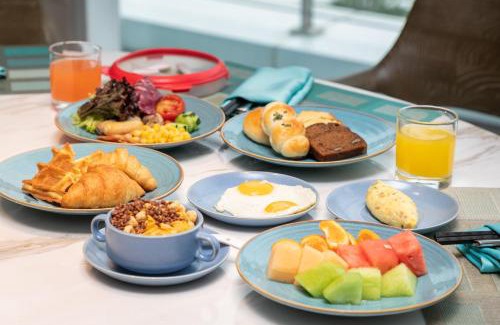 Hongshan Hotel | Crowne Plaza Wuhan Optics Valley by IHG