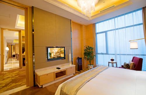 Yichang Hotel | Crowne Plaza Yichang by IHG