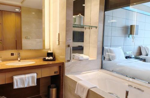 Yichang Hotel | Crowne Plaza Yichang by IHG