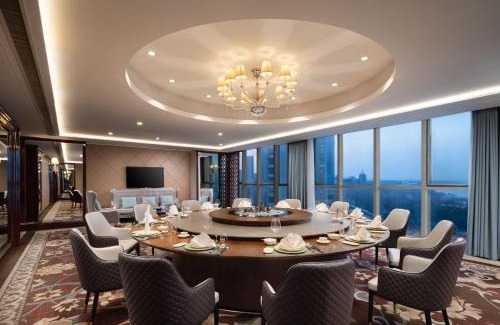 Jingkou District Hotel | Crowne Plaza Zhenjiang by IHG