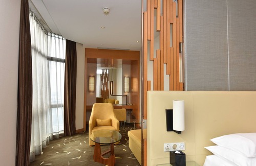 Nanqu Subdistrict Hotel | Crowne Plaza Zhongshan Wing on City by IHG