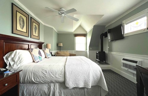 Provincetown Hotel | Crowne Pointe Historic Inn & Spa - Adults Only