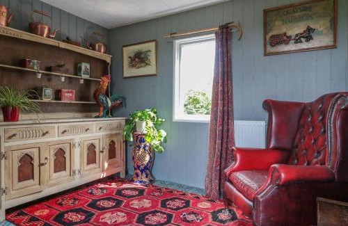 Gloucester House | Crows Cabin
