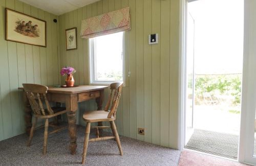 Gloucester House | Crows Cabin
