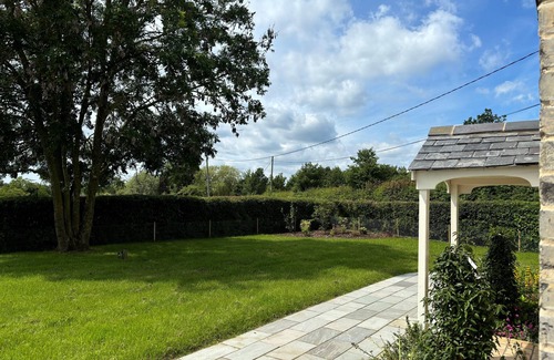 Colchester Cottage | CROWS HALL IS AN IDYLLIC RETREAT IN BEAUTIFUL COUNTRYSIDE AN HOUR FROM LONDON.