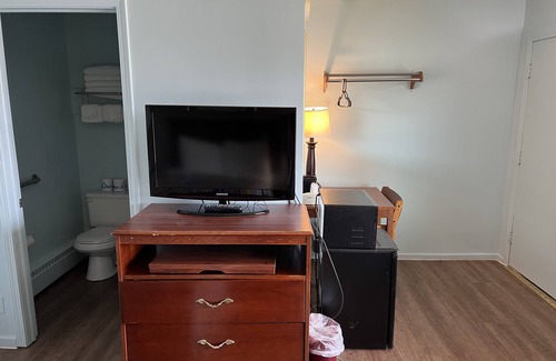 Tawas City Hotel | Crows Nest Inn Tawas