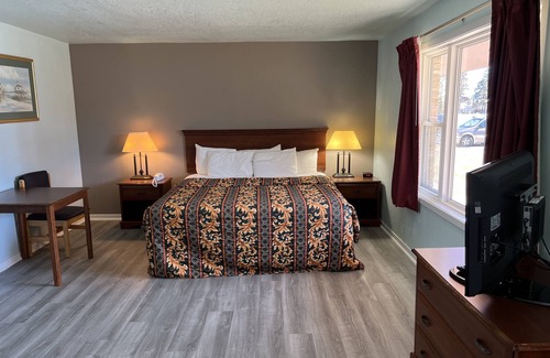 Tawas City Hotel | Crows Nest Inn Tawas