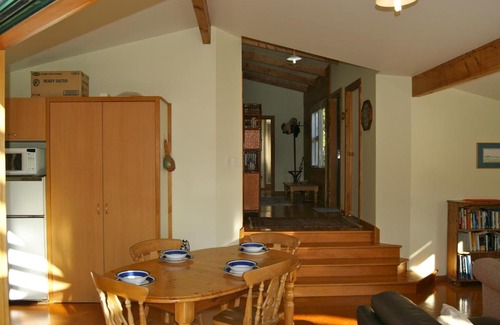 Tata Beach House | Crows Nest - Tata Beach Holiday Home