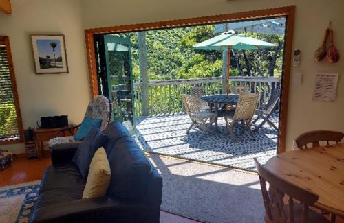 Tata Beach House | Crows Nest - Tata Beach Holiday Home