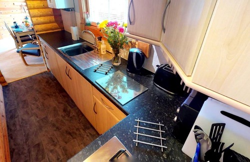 Croyde Ski Chalet | CROYDE RANCH CHALET | 2 Bedrooms | Croyde | Sleeps 4+