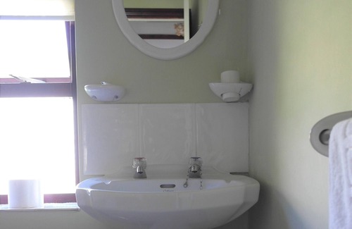 North Buckland Apartment | Croyde Studio Self Catering Apartment (sleeps 2), Trimstone Manor Cottages