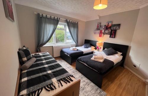 Broad Green Apartment | Croydon apartment with parking