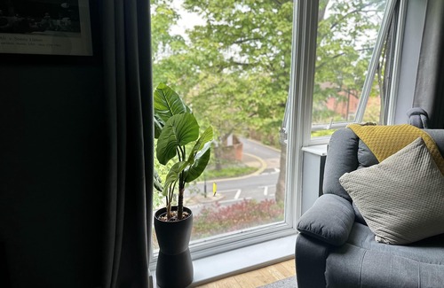 Waddon Apartment | Croydon Cozy Retreat - 2 Bedroom Luxury Home