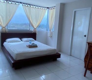 Crucita Apartment | Crucita con Guardianía y acceso a Playa Privada y Piscina
