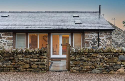 Eglwysbach House | CRUCK BARN - Beautiful Renovated Barn within the Countryside