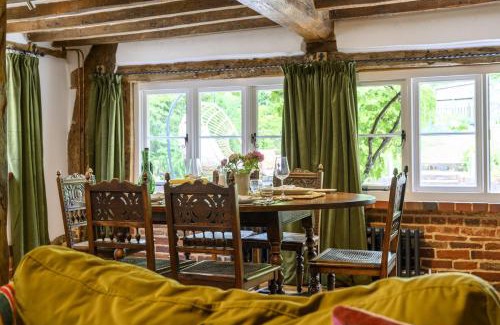 New Forest District House | Cruck Cottage