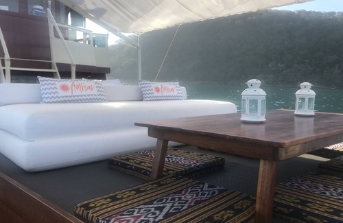 Labuan Bajo Boat Rental | Cruise on gorgeous Indonesian Phinisi Boat
