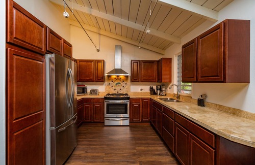 Frederiksted Southeast House | CruzanBeachHouse - 2 Bedroom/2 Bathroom House, Ocean View, Walk to sandy Beach