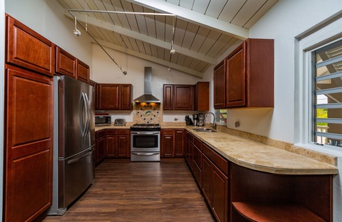 Frederiksted Southeast House | CruzanBeachHouse - 2 Bedroom/2 Bathroom House, Ocean View, Walk to sandy Beach