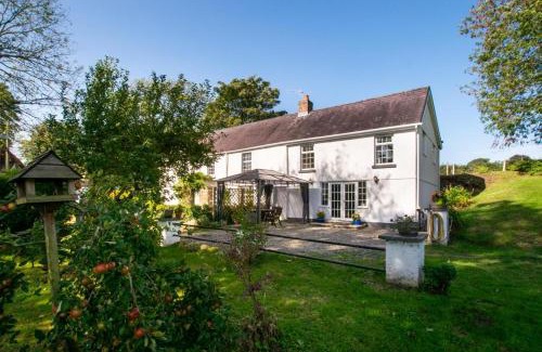 Mawr House | Crwcca Farm Cottage