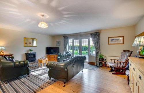 Mawr House | Crwcca Farm Cottage