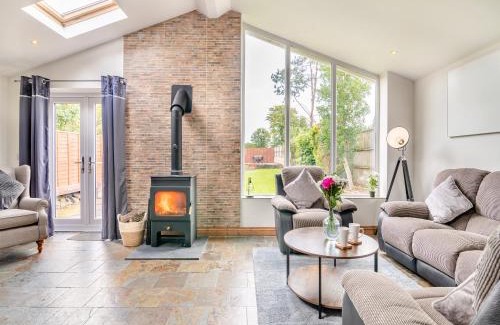 Neath House | Crynant Countryside Retreat