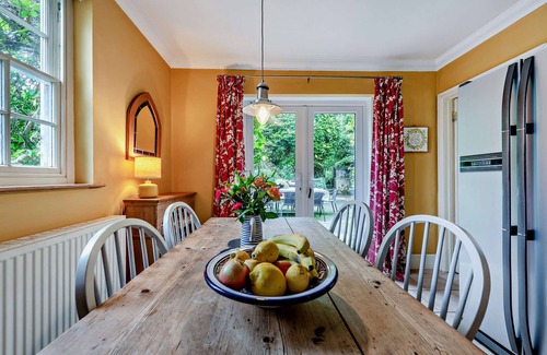 Dre-fach Felindre House | Cryngae - Five Bedroom House, Sleeps 12