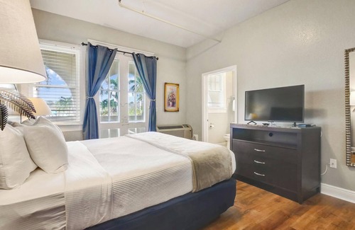 La Vista Hotel | Crystal Bay Historic Hotel