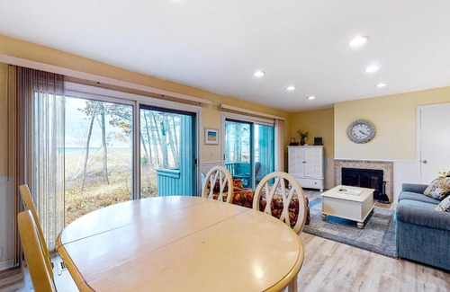 Glen Arbor Apartment | Crystal Beach 13