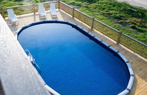 Gilchrist House | Crystal Beach Beachfront, Heated Pool, Sleeps 10