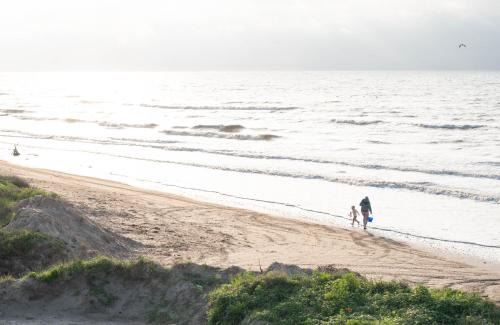 Gilchrist House | Crystal Beach Beachfront, Heated Pool, Sleeps 10